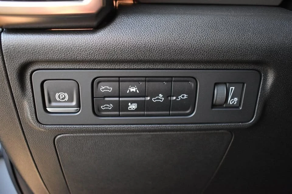2025 GMC Hummer EV - Image 20 of 20