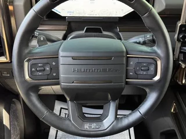 2025 GMC Hummer EV - Image 7 of 12