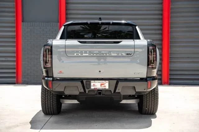 2025 GMC Hummer EV - Image 5 of 12
