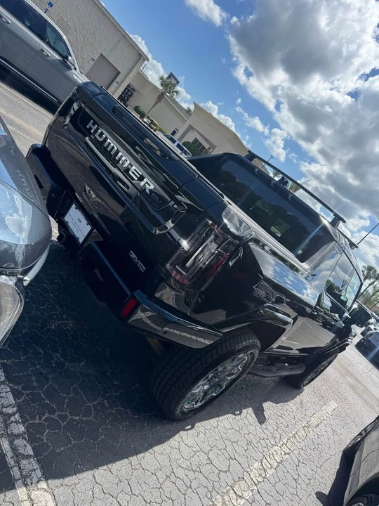 2025 GMC Hummer EV - Image 3 of 9