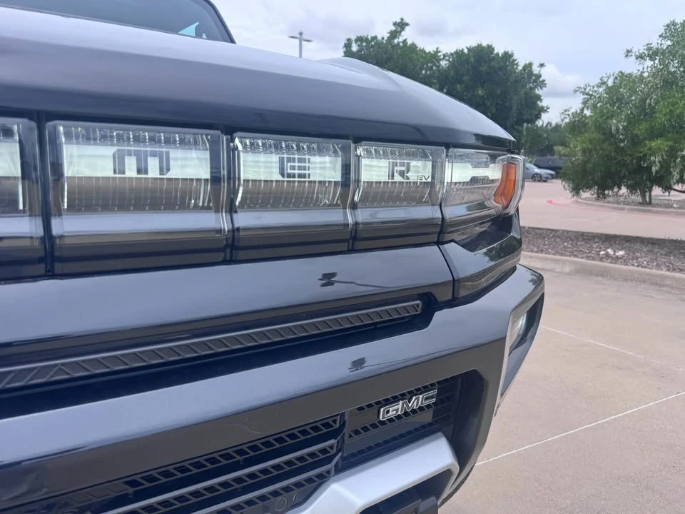 2025 GMC Hummer EV - Image 2 of 8