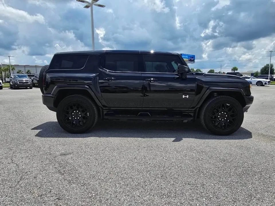 2025 GMC Hummer EV - Image 4 of 18
