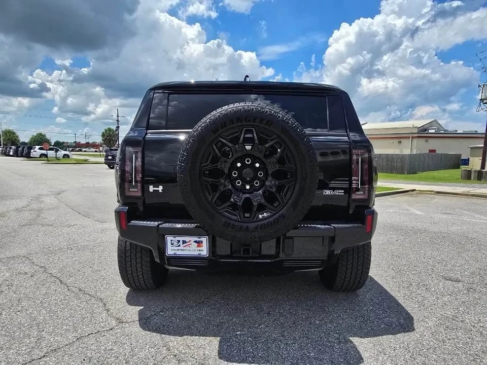 2025 GMC Hummer EV - Image 3 of 18