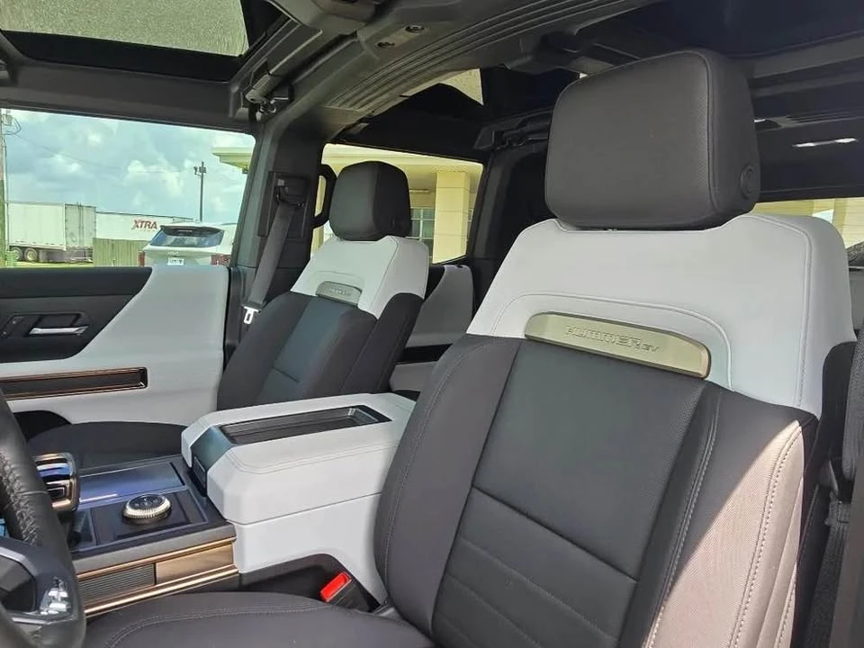 2025 GMC Hummer EV - Image 7 of 18