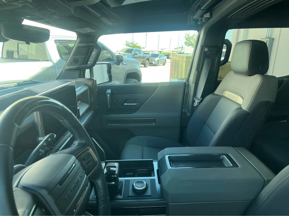 2025 GMC Hummer EV - Image 2 of 4