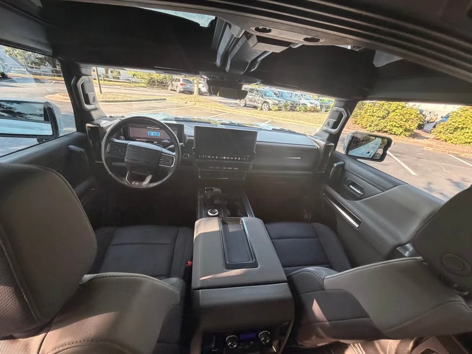 2025 GMC Hummer EV - Image 6 of 7