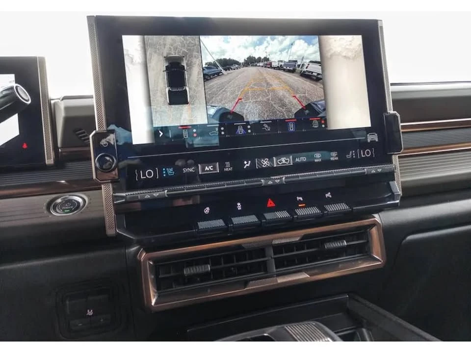 2025 GMC Hummer EV - Image 16 of 16
