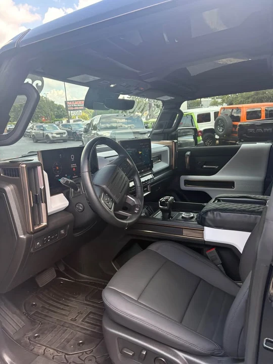 2025 GMC Hummer EV - Image 4 of 9