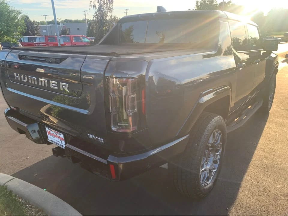 2025 GMC Hummer EV - Image 4 of 9