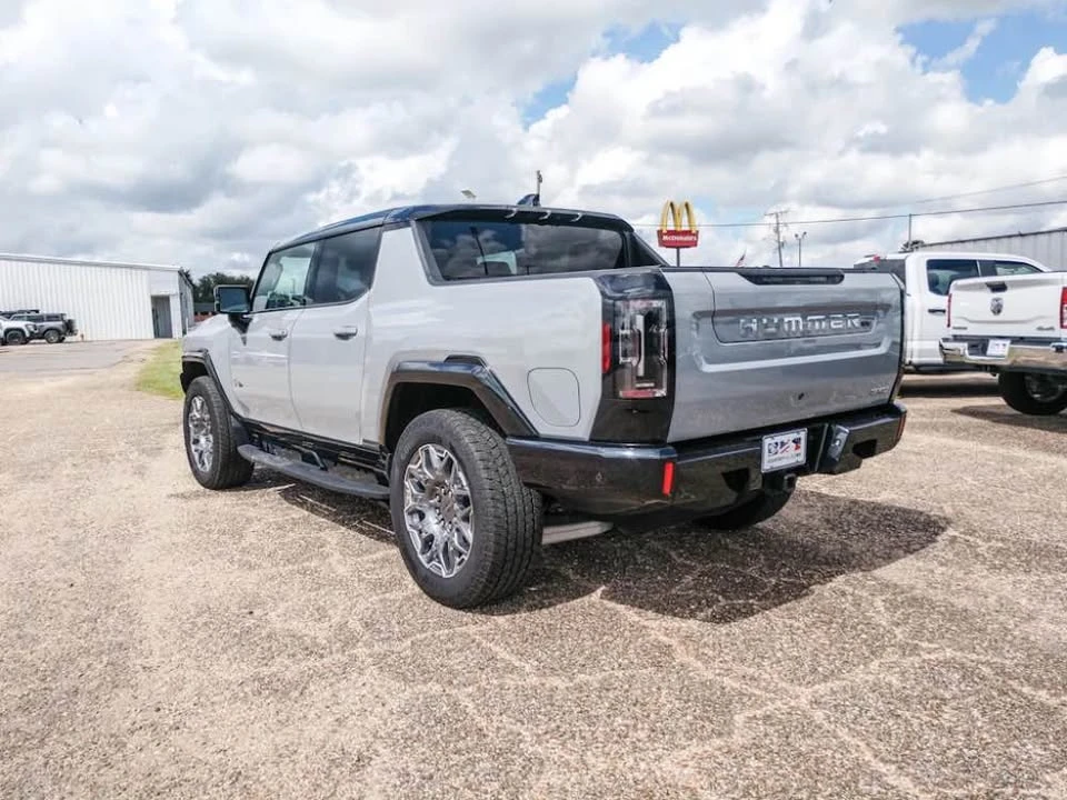 2025 GMC Hummer EV - Image 4 of 15