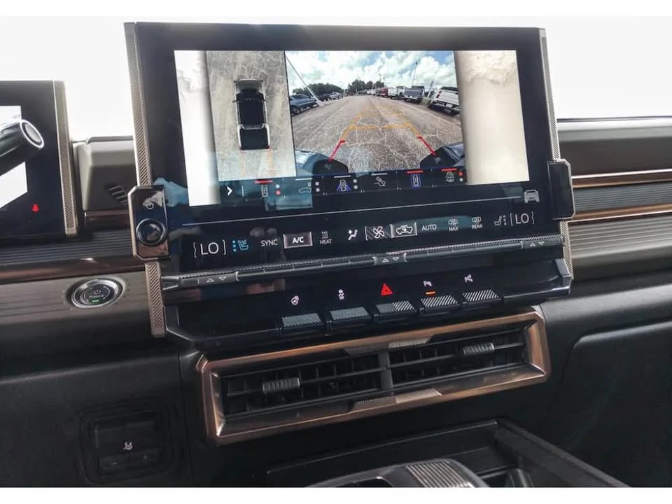 2025 GMC Hummer EV - Image 15 of 15