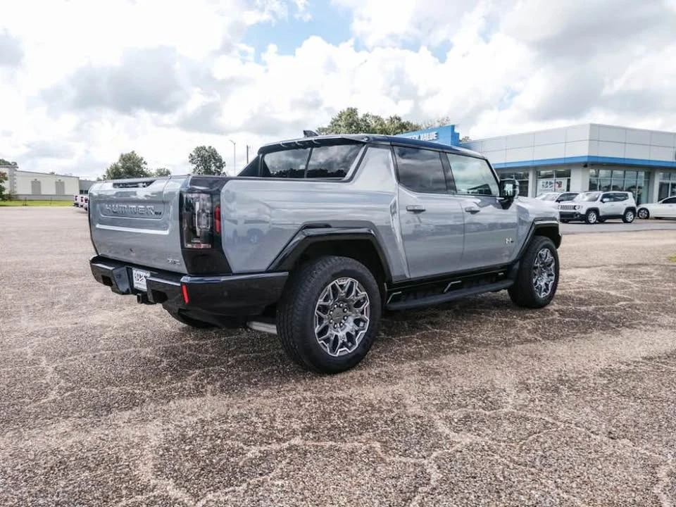 2025 GMC Hummer EV - Image 2 of 15