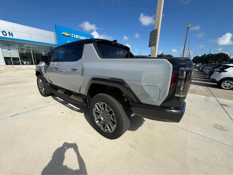 2025 GMC Hummer EV - Image 4 of 20
