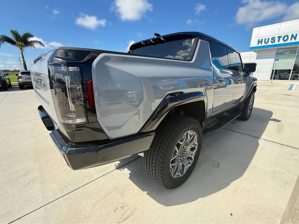 2025 GMC Hummer EV - Image 6 of 20