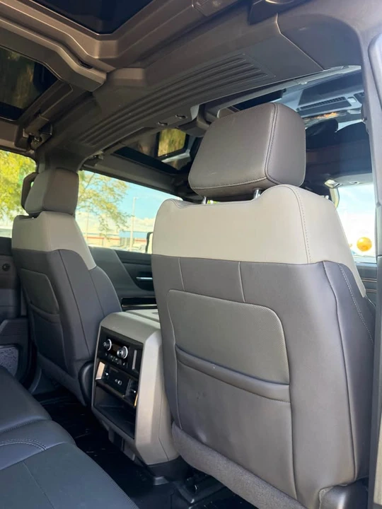 2025 GMC Hummer EV - Image 15 of 16