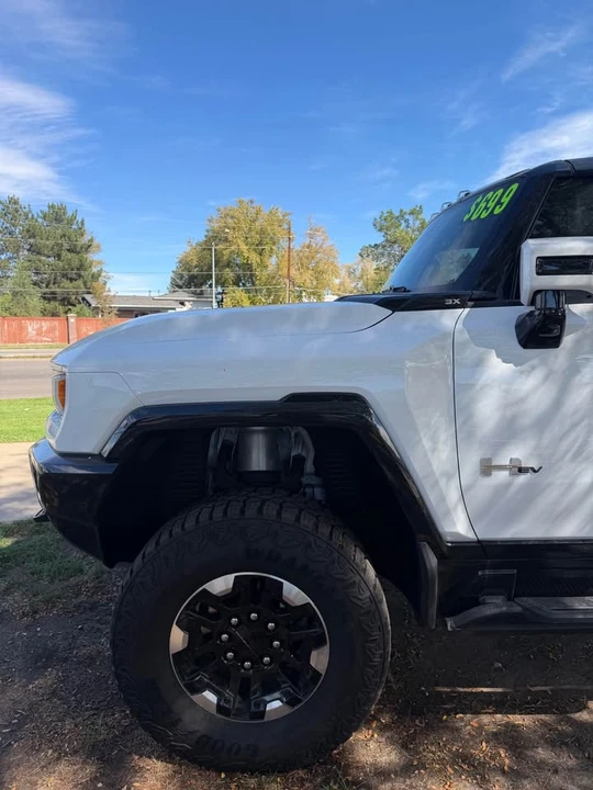 2025 GMC Hummer EV - Image 3 of 16