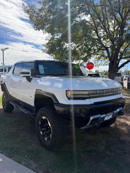 2025 GMC Hummer EV - Image 12 of 16