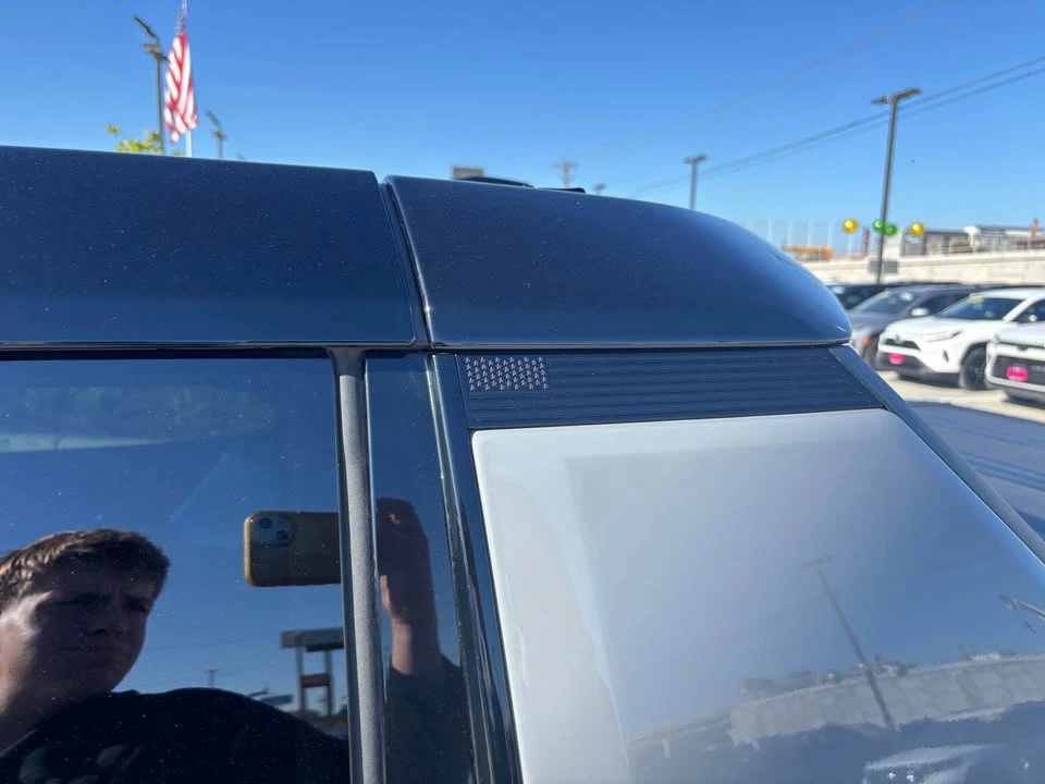 2025 GMC Hummer EV - Image 14 of 20