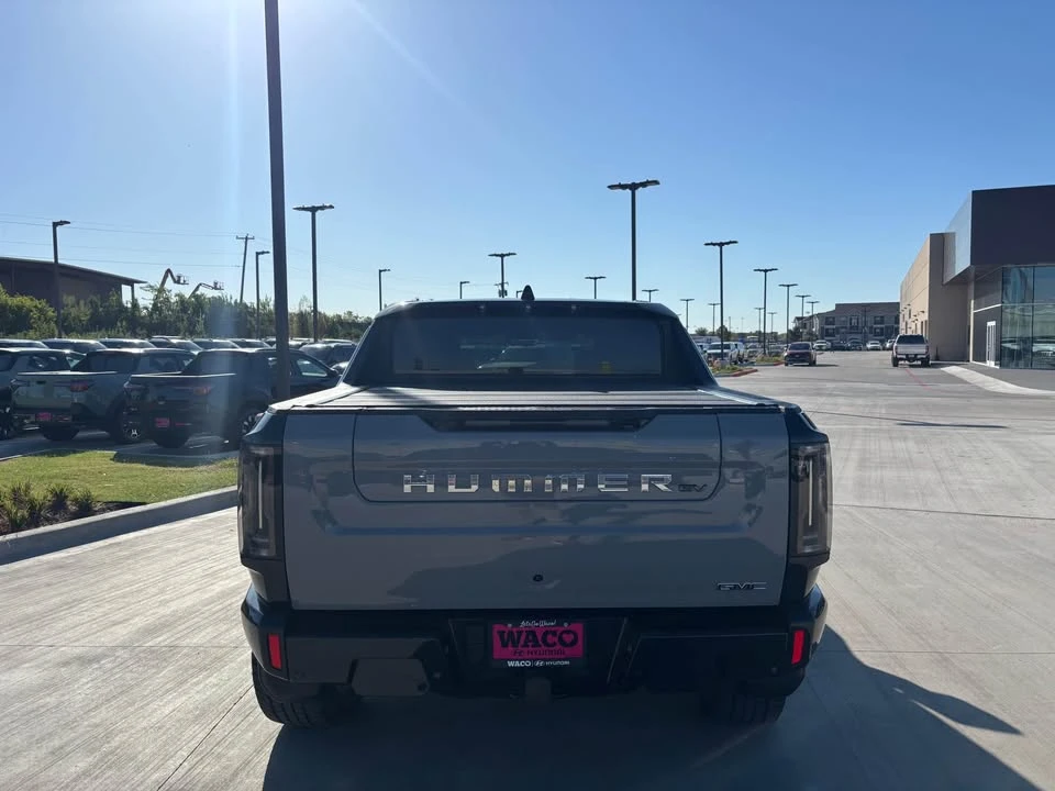 2025 GMC Hummer EV - Image 4 of 20