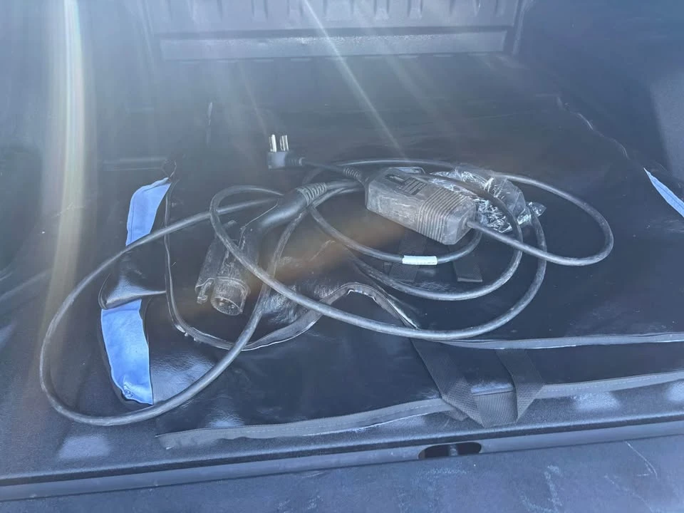 2025 GMC Hummer EV - Image 8 of 20