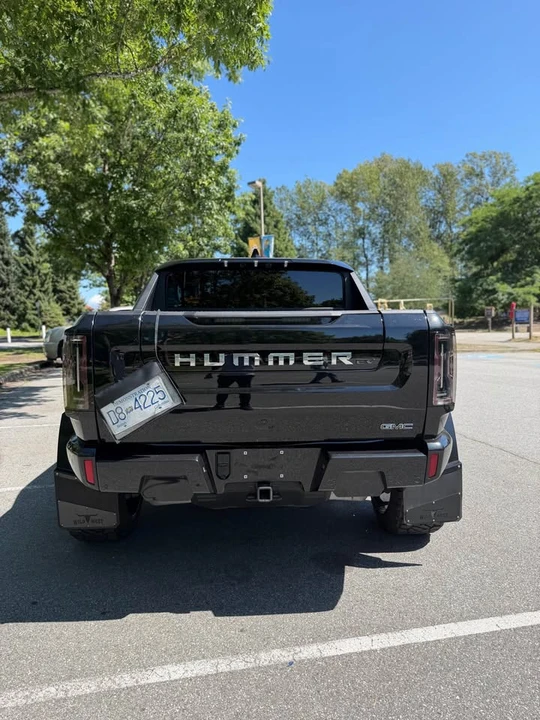 2025 GMC Hummer EV - Image 4 of 13