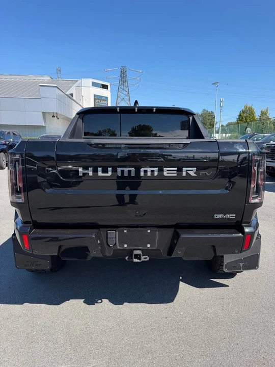 2025 GMC Hummer EV - Image 6 of 19
