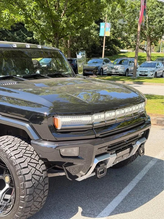 2025 GMC Hummer EV - Image 3 of 9