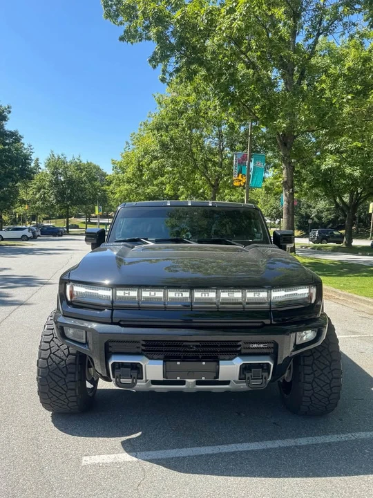 2025 GMC Hummer EV - Image 2 of 18
