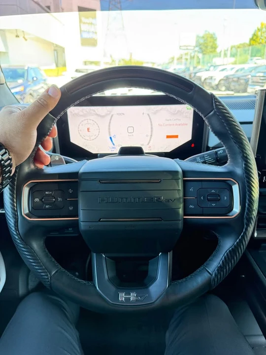 2025 GMC Hummer EV - Image 11 of 19