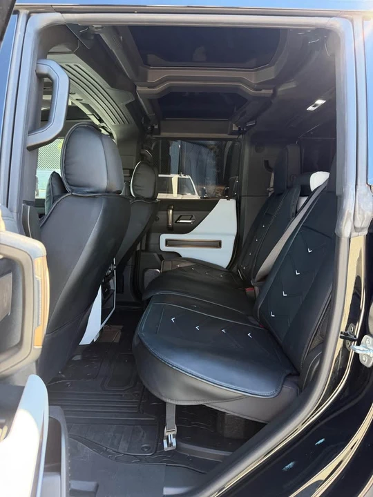2025 GMC Hummer EV - Image 15 of 19