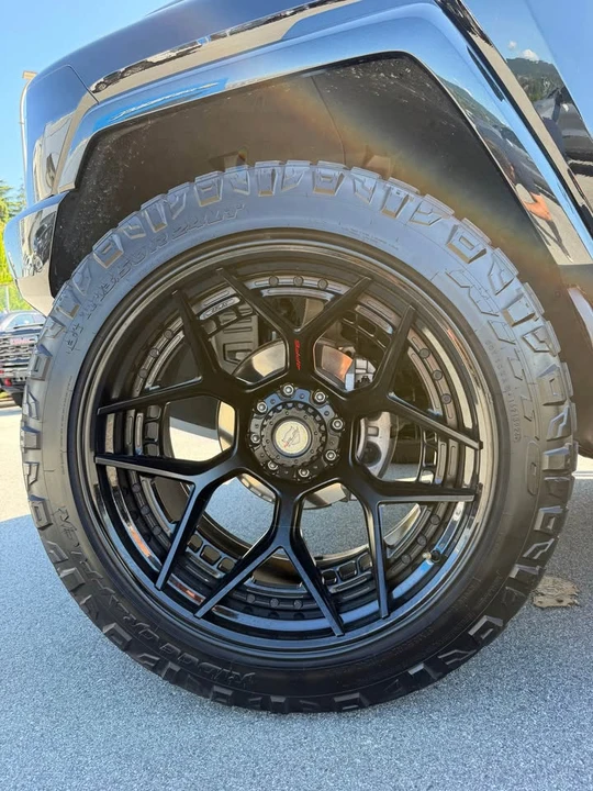 2025 GMC Hummer EV - Image 19 of 19