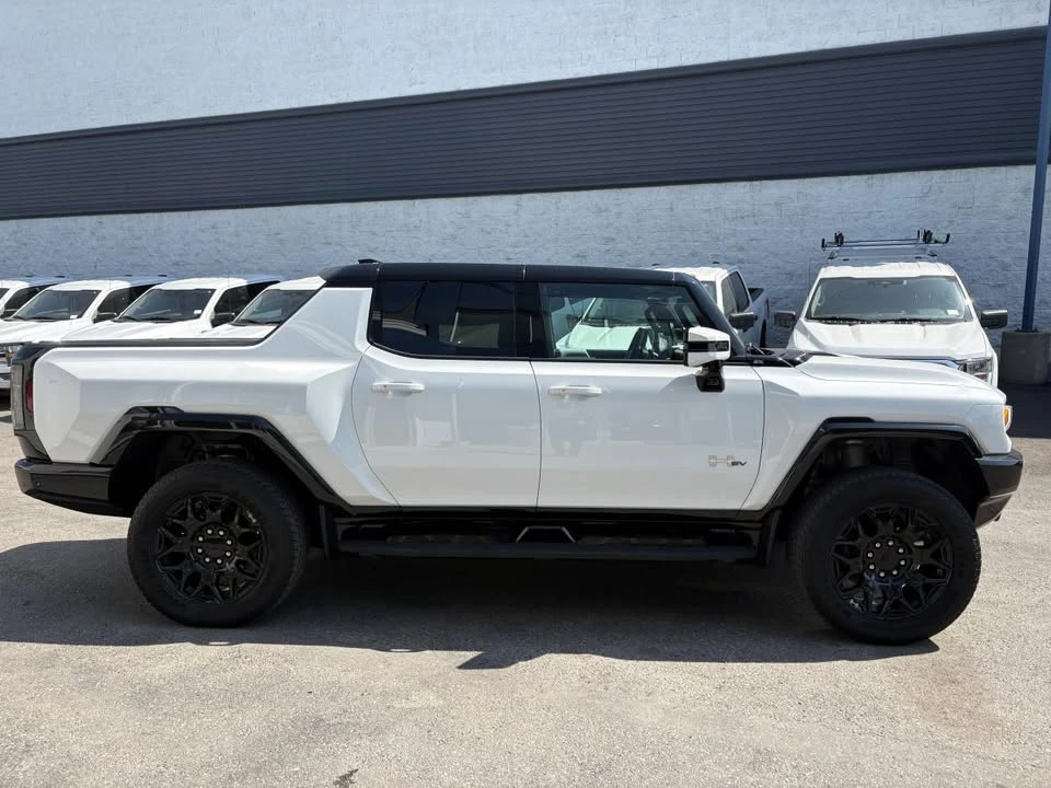 2025 GMC Hummer EV - Image 4 of 10