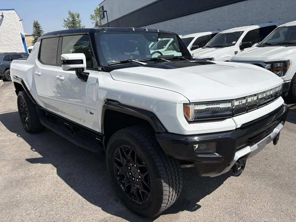 2025 GMC Hummer EV - Image 5 of 10