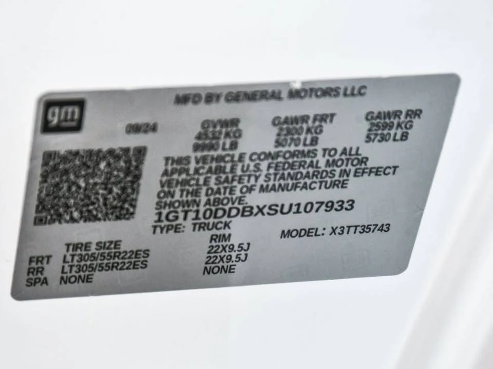 2025 GMC Hummer EV - Image 18 of 20