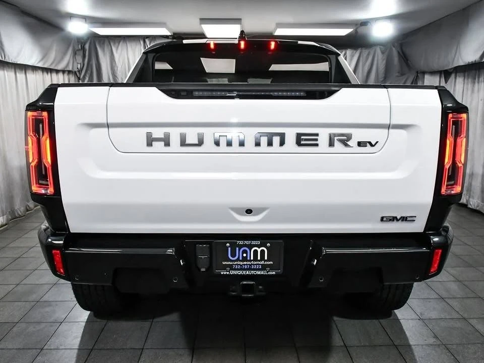 2025 GMC Hummer EV - Image 5 of 20