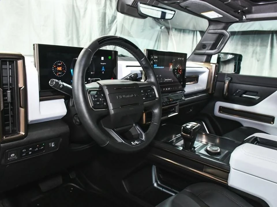 2025 GMC Hummer EV - Image 20 of 20
