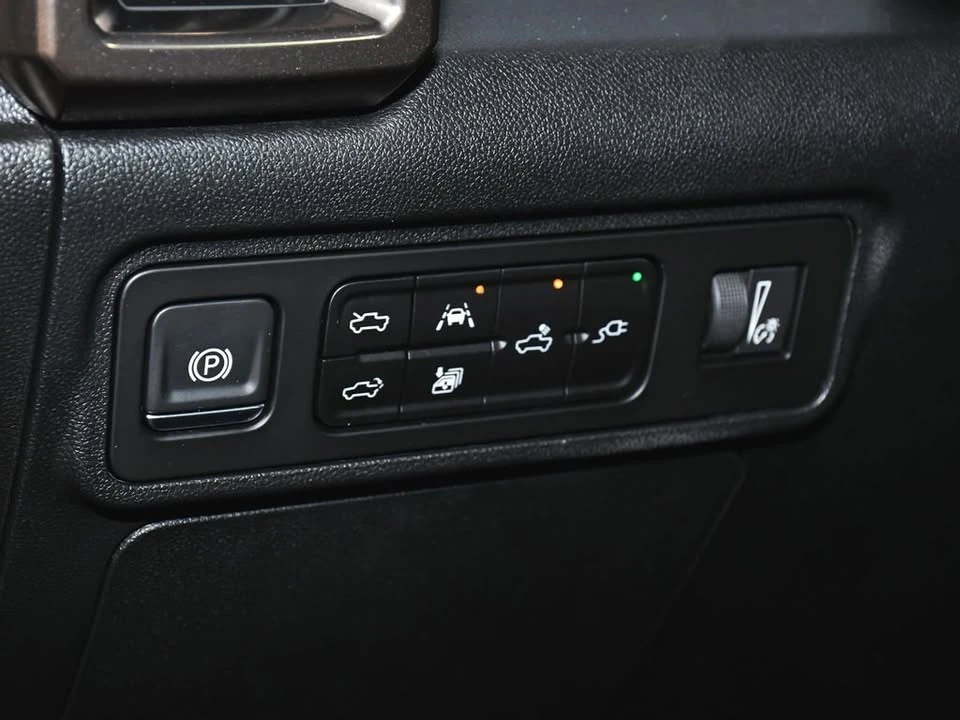 2025 GMC Hummer EV - Image 19 of 20