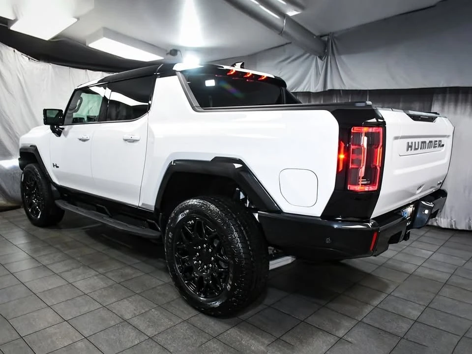2025 GMC Hummer EV - Image 4 of 20