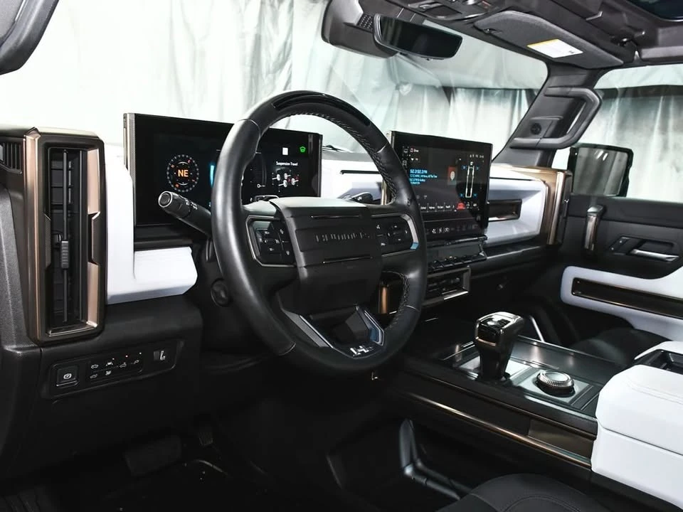 2025 GMC Hummer EV - Image 20 of 20