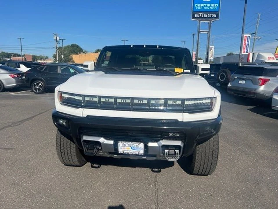2025 GMC Hummer EV - Image 14 of 20
