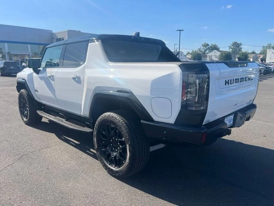2025 GMC Hummer EV - Image 9 of 20