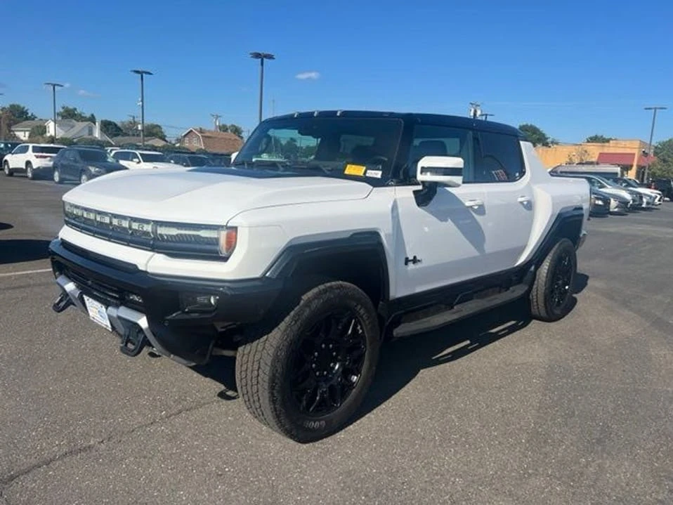2025 GMC Hummer EV - Image 13 of 20