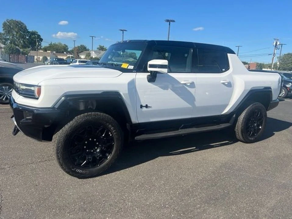 2025 GMC Hummer EV - Image 12 of 20