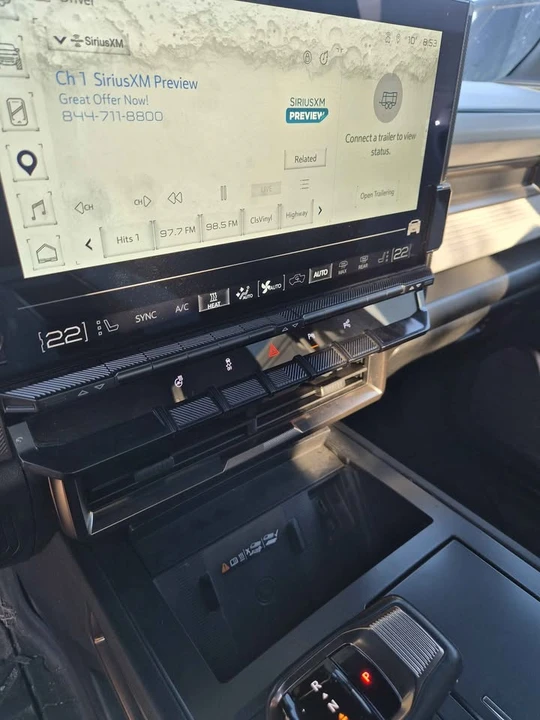 2025 GMC Hummer EV - Image 14 of 14