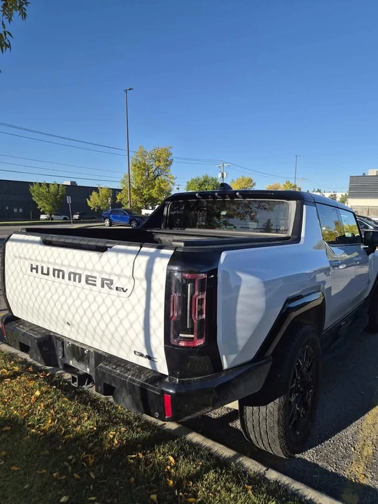 2025 GMC Hummer EV - Image 3 of 14