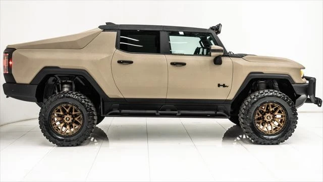 2025 GMC Hummer EV - Image 7 of 21