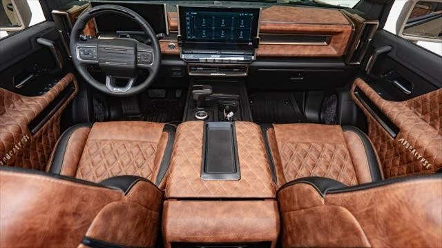 2025 GMC Hummer EV - Image 2 of 31