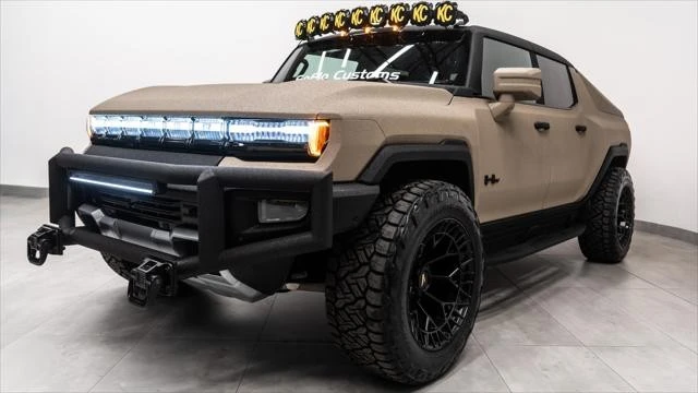 2025 GMC Hummer EV - Image 22 of 31