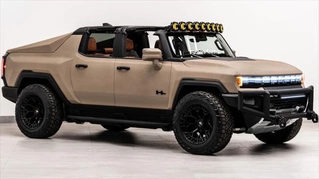 2025 GMC Hummer EV - Image 5 of 31