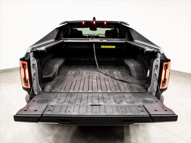 2025 GMC Hummer EV - Image 19 of 31